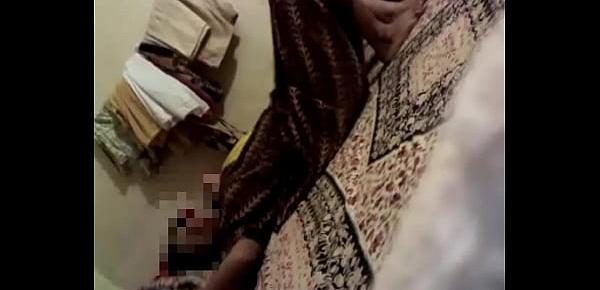  SHONU DESI WIFE DURING HER COLLEGE DAYS SLIM INDIAN MASTURBATING